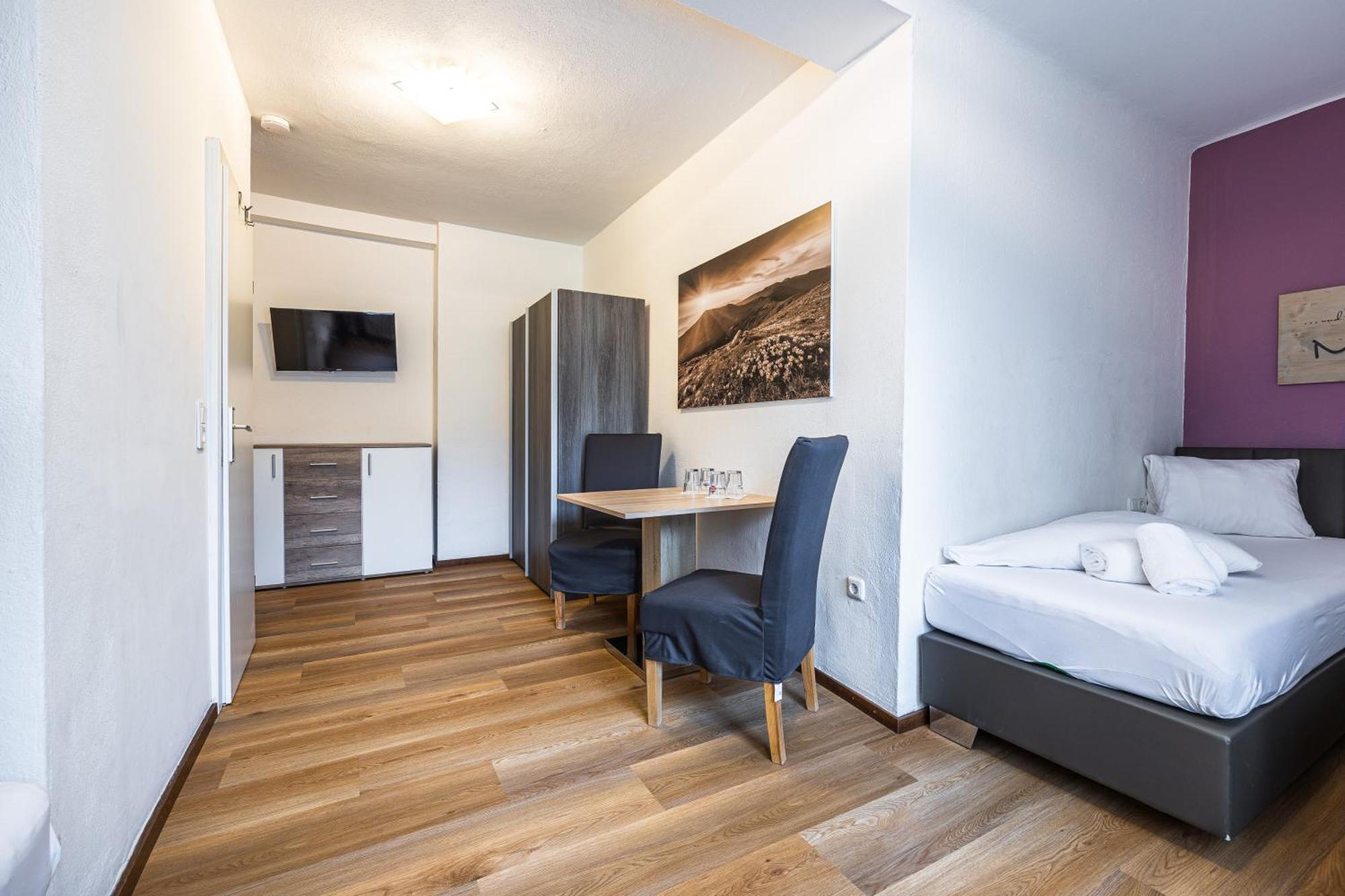 And Cityhotel Edelweiss - Self Check In